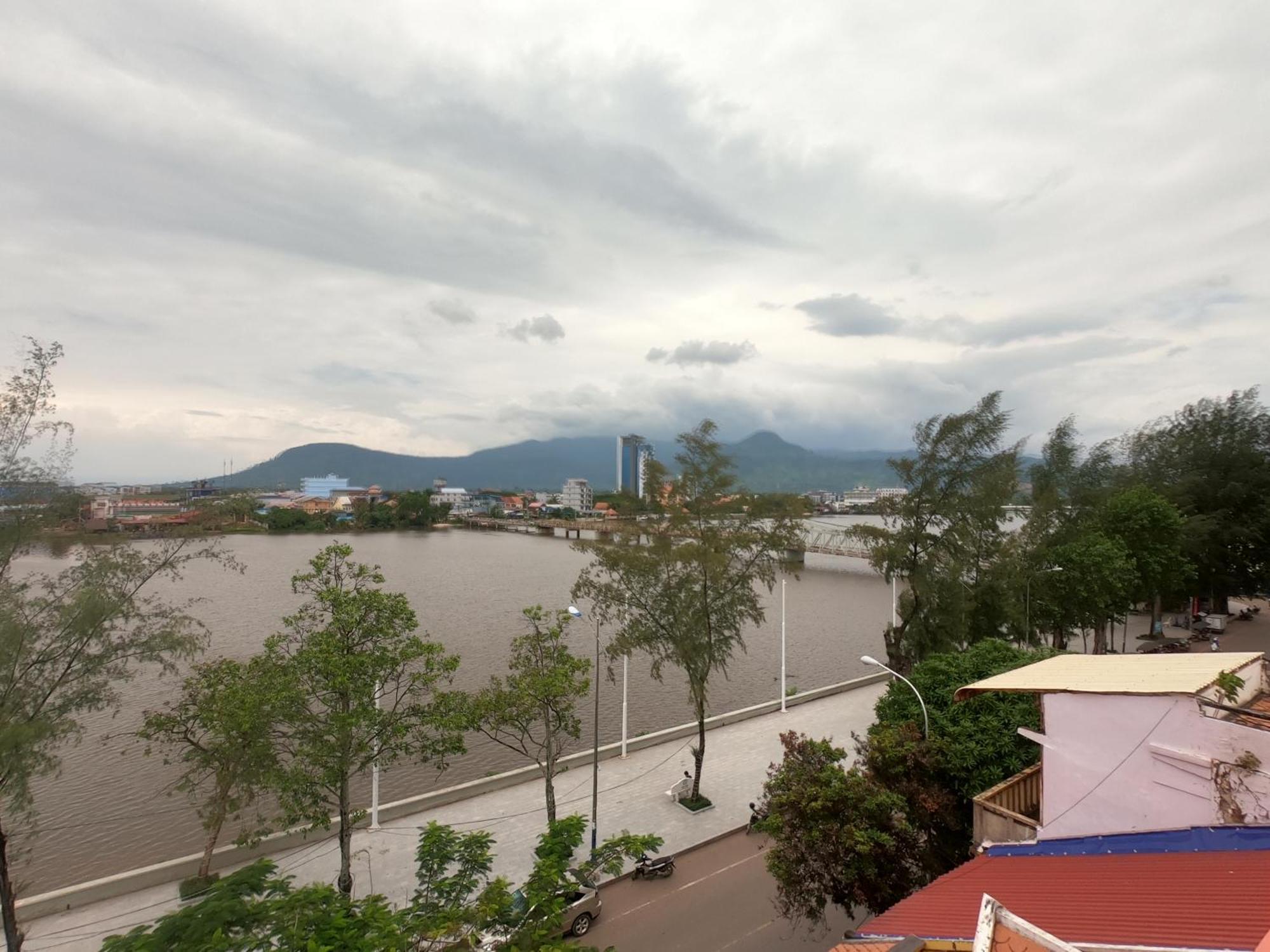 Good Morning Kampot Hotell Eksteriør bilde